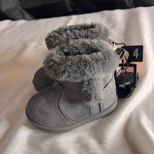 Wonder nation Cozy Grey Kids Boots easy slip on New